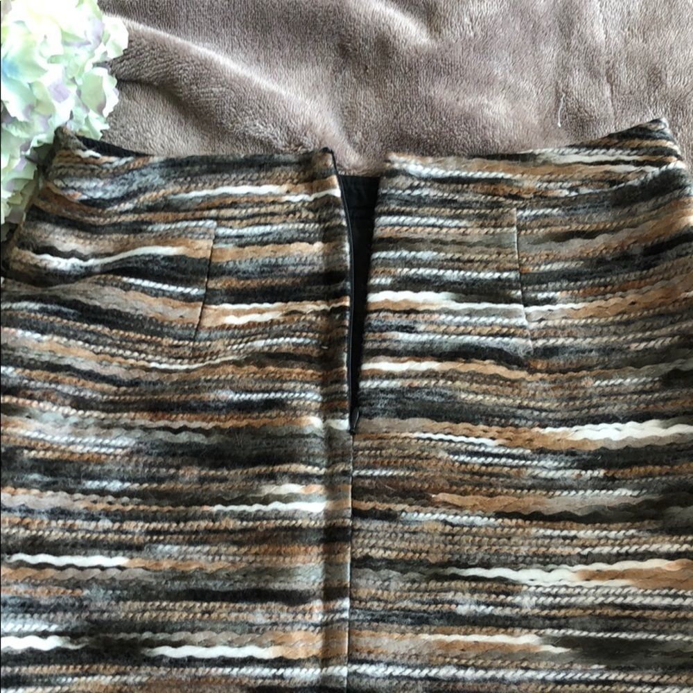 NWOT Textured Wool-Like Skirt - Picture 5 of 7